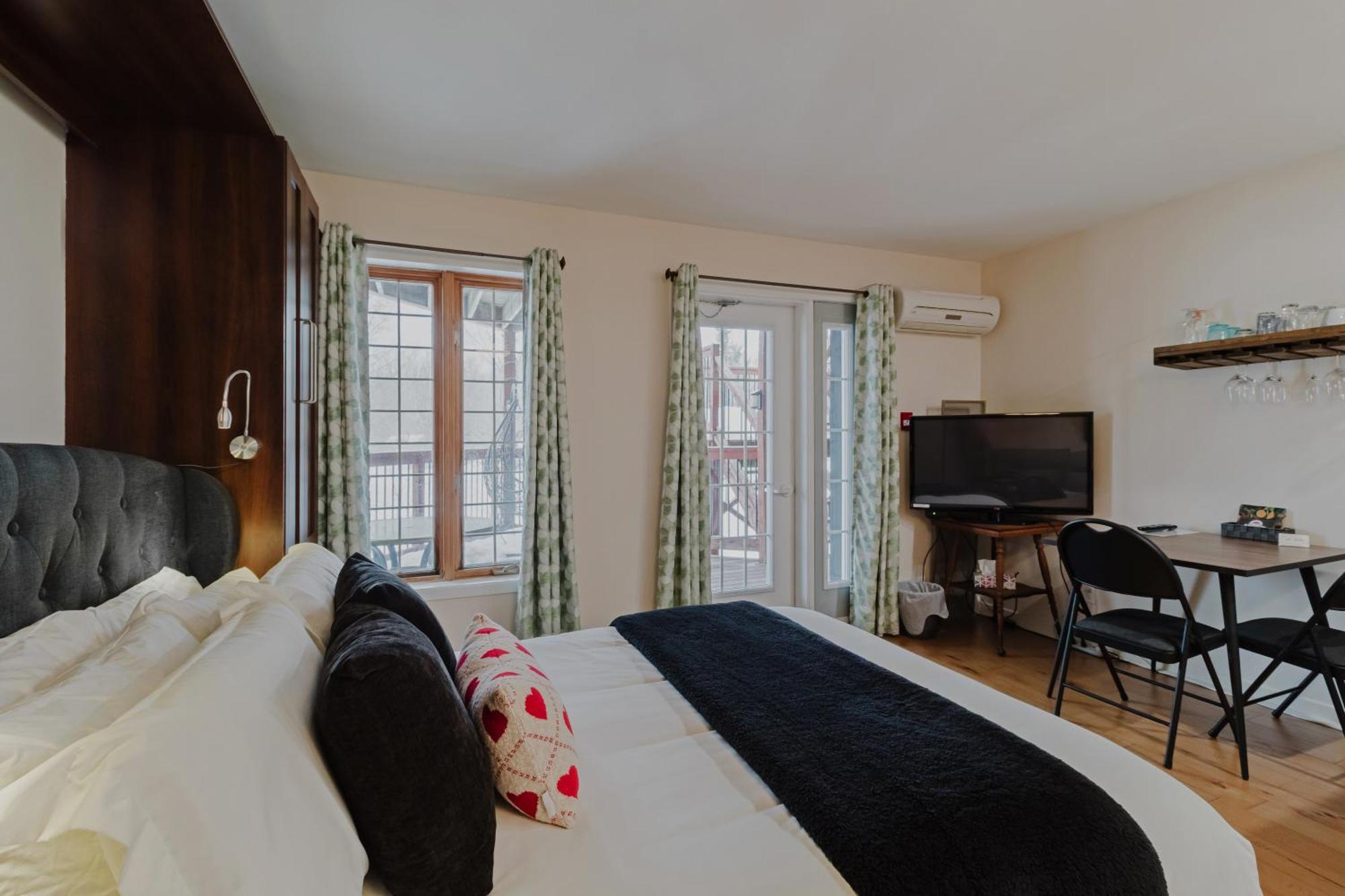 Condo Hotel Magog 奥福德 外观 照片